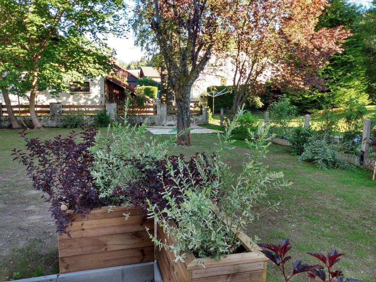 Gite Les Eglantines Rez-De-Jardin เฌราร์แมร์ ภายนอก รูปภาพ